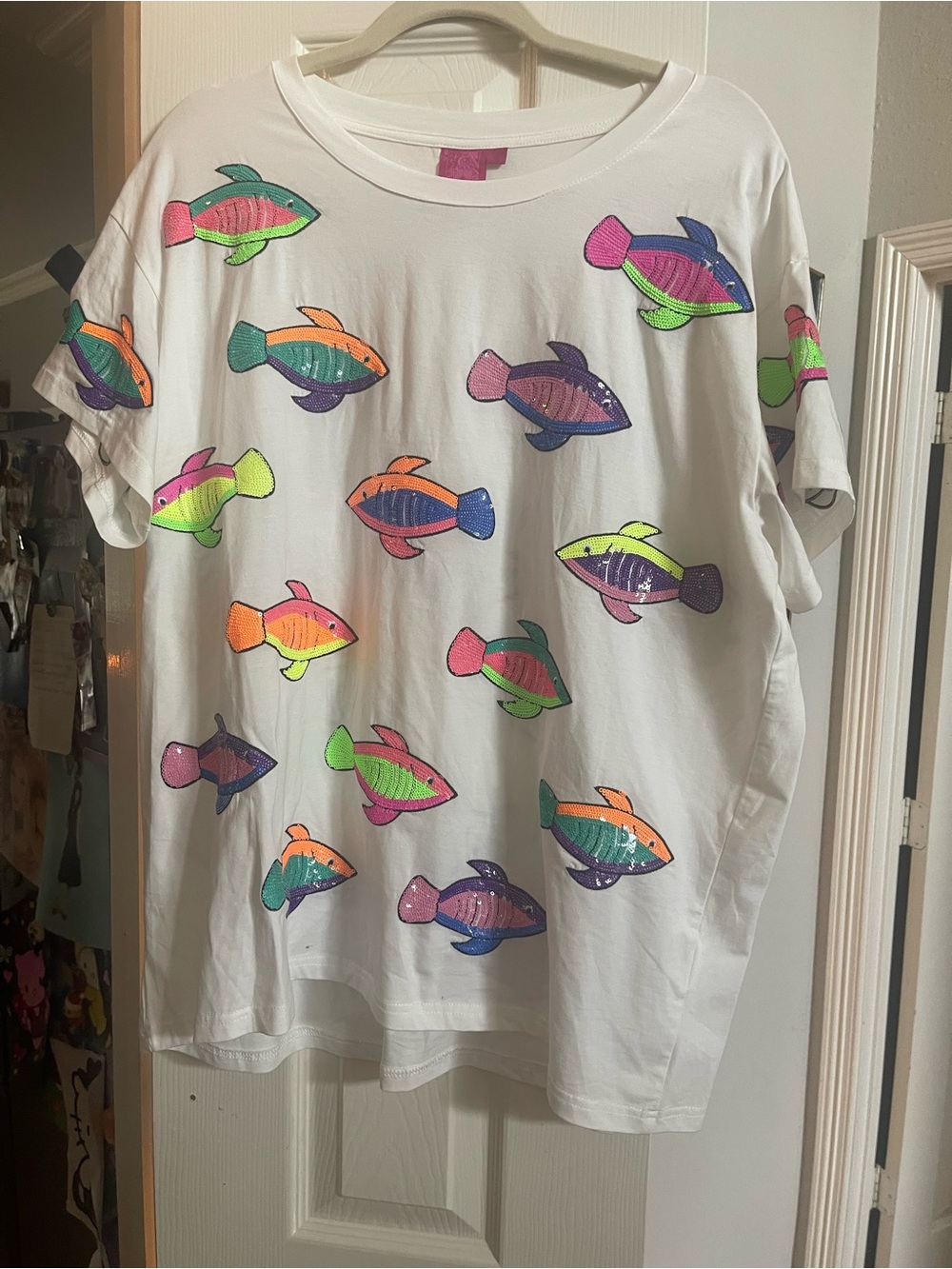 QUEEN OF SPARKLES White Tee with Multicolor Fish Appliqués